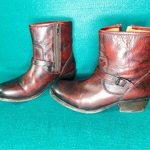 Frye brand Lynn style short boot